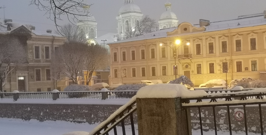 ДВЕ ПРАВОСЛАВНЫЕ СТОЛИЦЫ (Москва и Санкт-Петербург) ДВЕ ПРАВОСЛАВНЫЕ СТОЛИЦЫ (Москва и Санкт-Петербург)